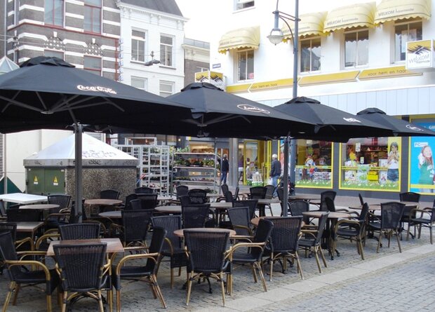 Zweefparasol Prostor Pro P6 Horecaparasol Claassen Buitenbeleving